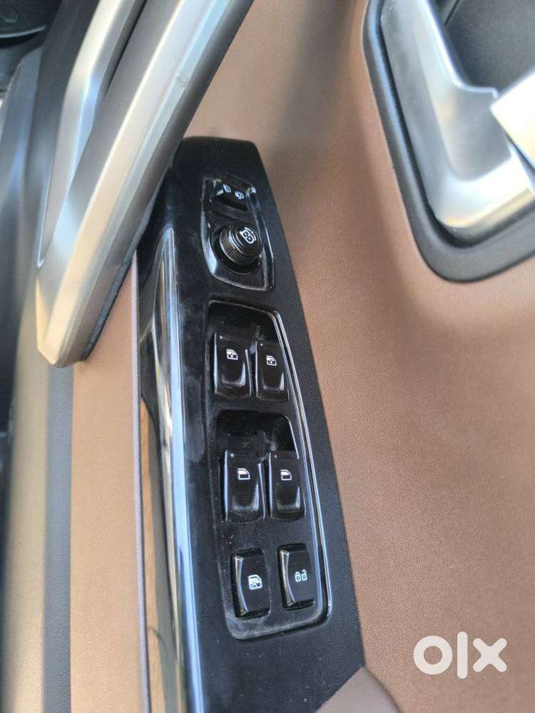 Mahindra Scorpio N Z8 Petrol At 7 Str, 2024, Petrol
