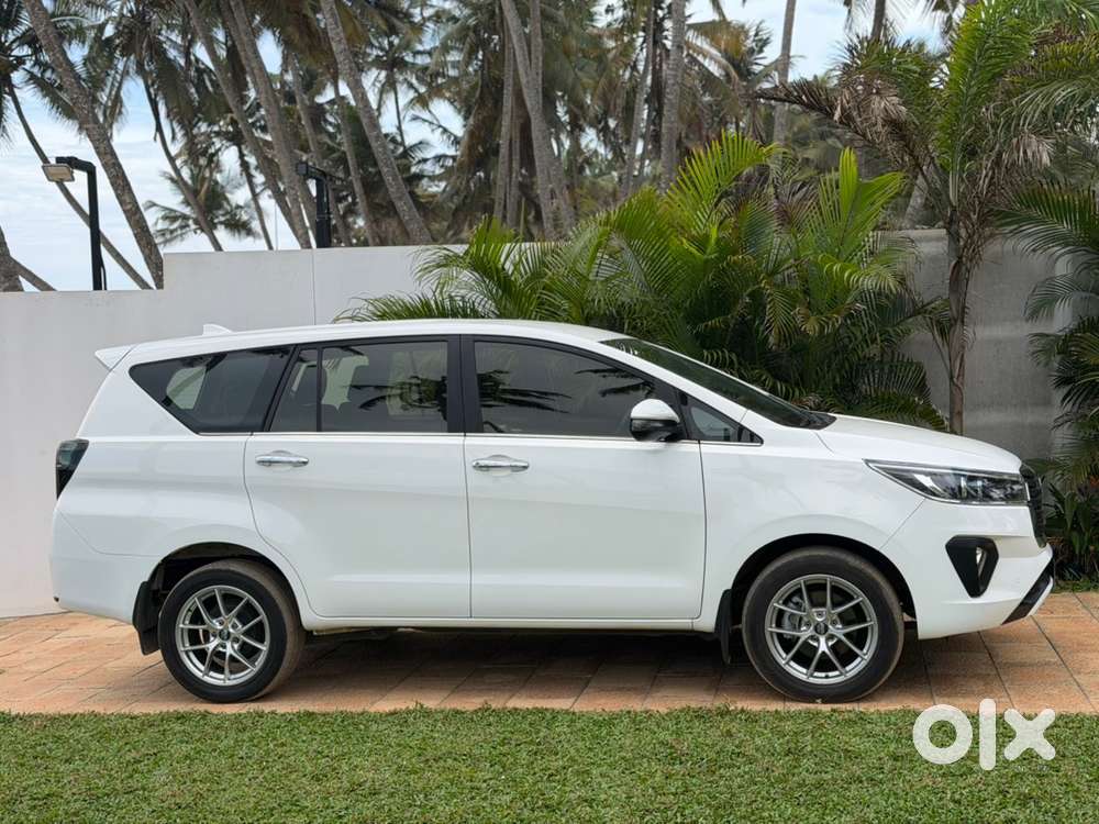Toyota Innova Crysta 2021 V 2.4 Diesel 7-seater | 1st Owner | 40000 Km