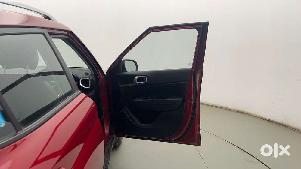 Hyundai Venue 1.2 S Plus, 2022, Petrol