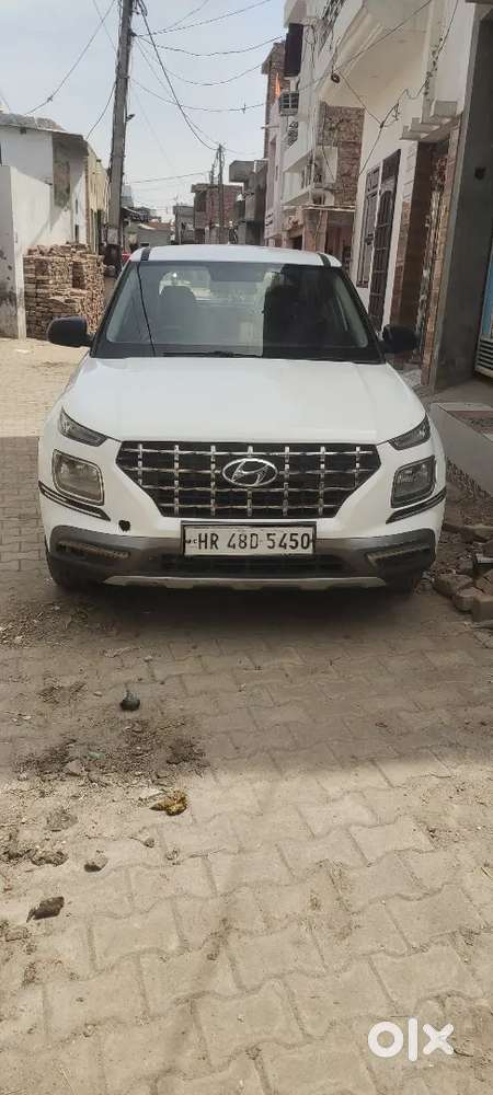 Hyundai Venue 2020 Diesel Well Maintained