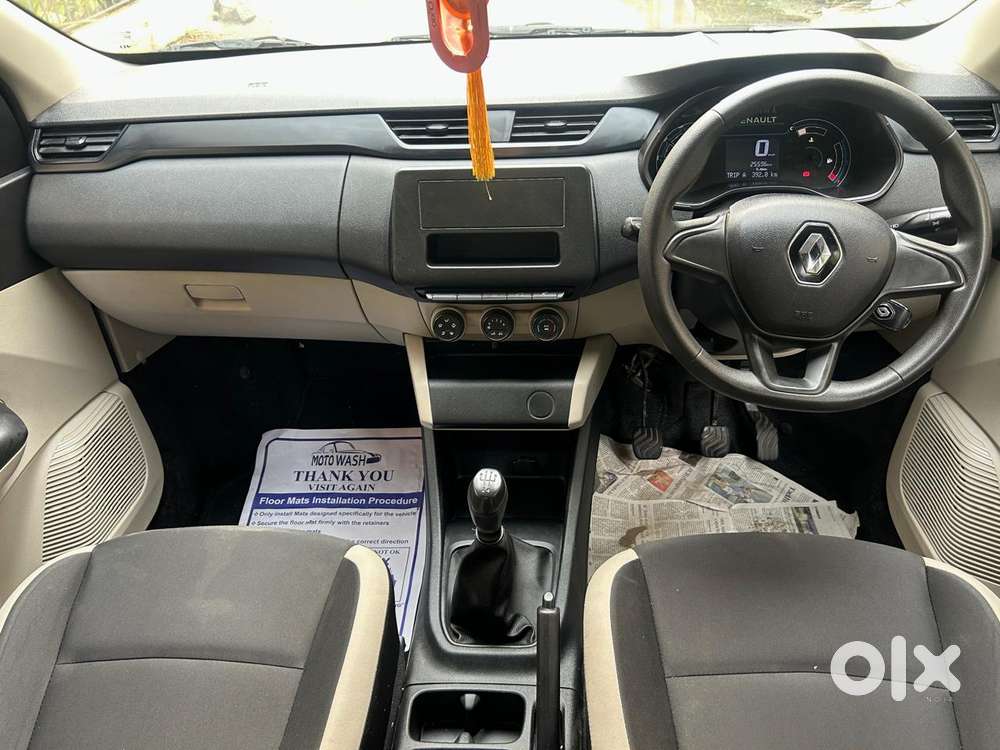 Renault Triber 1.0 Rxe, 2023, Petrol