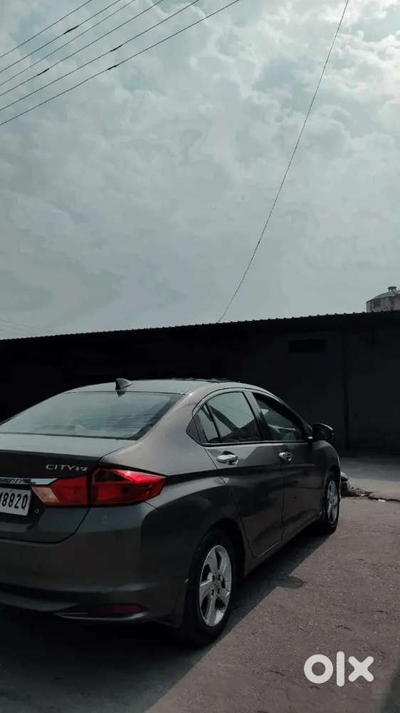 Honda City (2015 Diesel)excellent Condition.
Premium Leather Interior