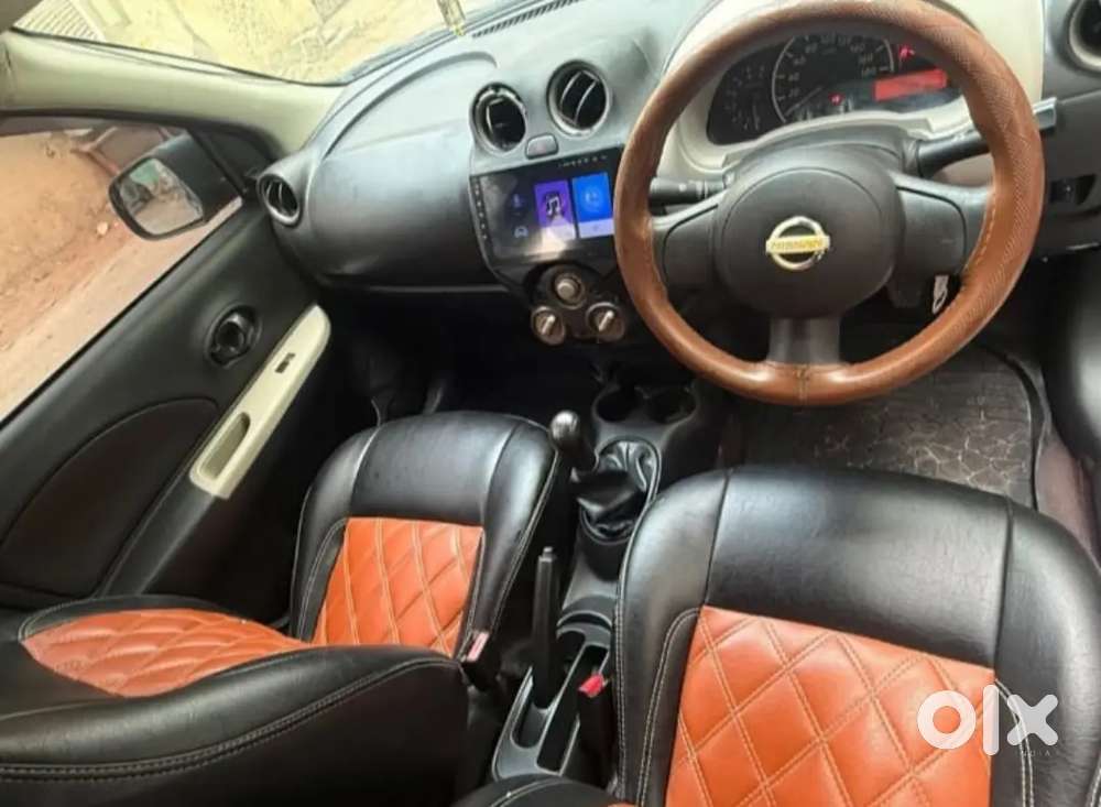 Four Alloy Wheels, Four Power Windows, Touch Screen, Auto Locking