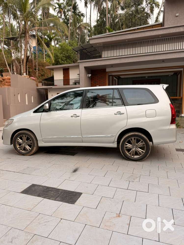 Toyota Innova 2014 Diesel Well Maintained