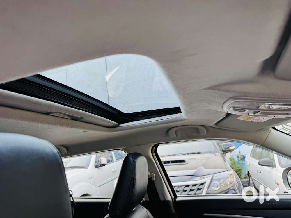 Maruti Suzuki Brezza 1.5 Zxi Smart Hybrid, 2023, Petrol