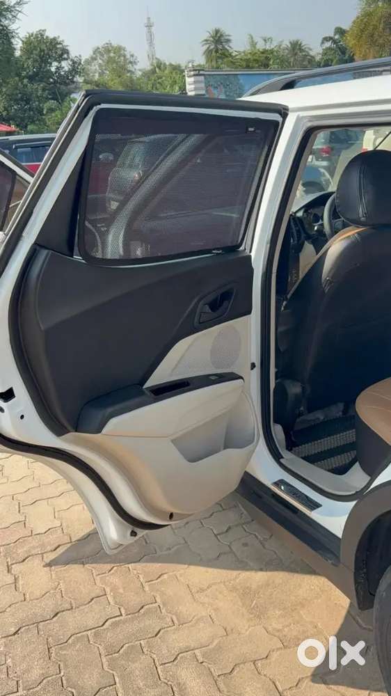 Mahindra Xuv300 W4 Petrol 2024model.sunroof