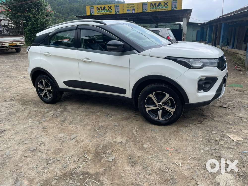 Tata Nexon Xza Plus Amt  2021 Petrol 8800 Km