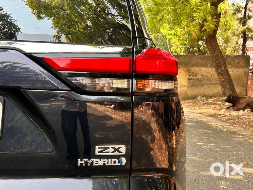 Toyota Innova Hycross 2.0 Zx Hybrid 7 Str, 2024, Petrol