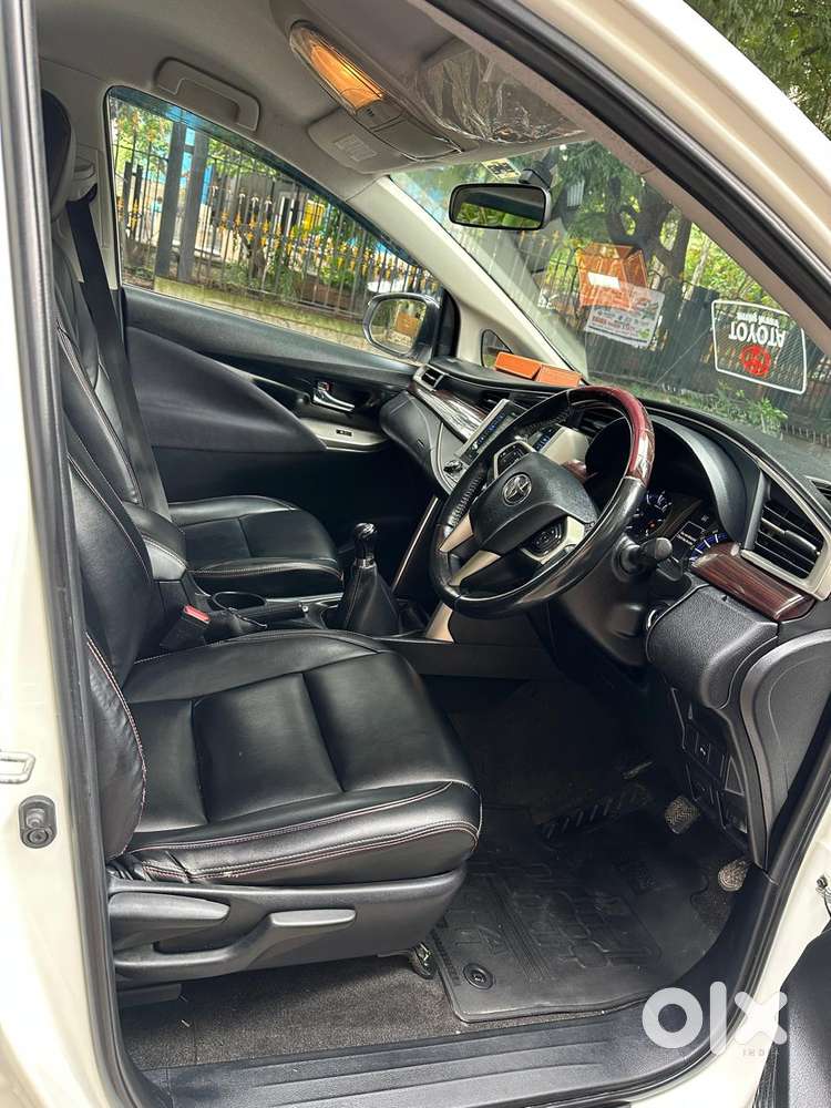 Toyota Innova Crysta 2.4 V, 2016, Diesel