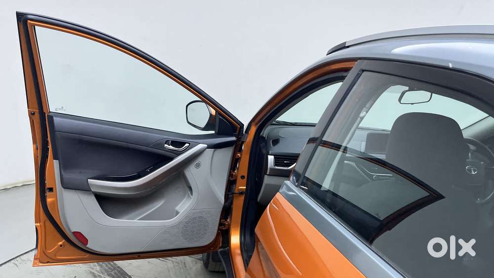 Tata Nexon 1.2 Revotron Xza Plus (o) Dual Tone, 2018, Petrol