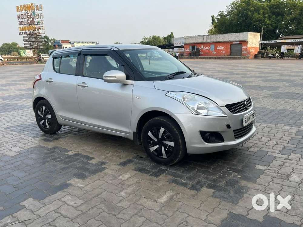 Maruti Suzuki Swift 2012 Cng & Hybrids 76000 Km Driven