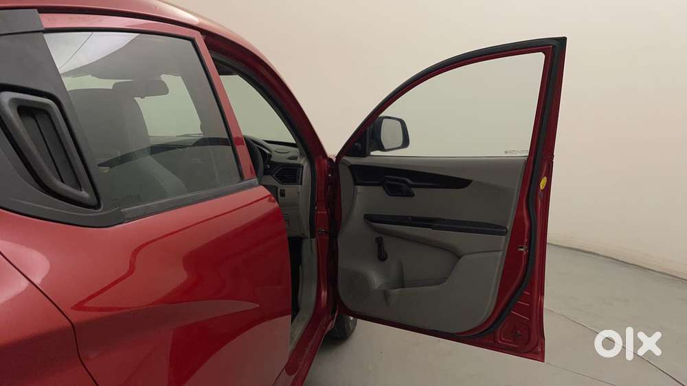 Mahindra Kuv 100 Mahindra-kuv-100-g80-k2-plus, 2016, Petrol