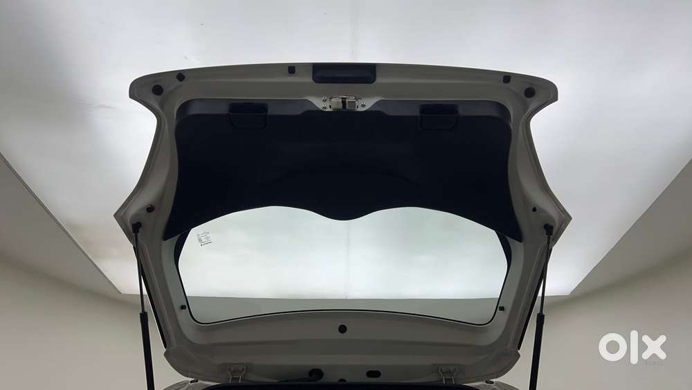 Maruti Suzuki Swift 1.3 Lxi, 2023, Petrol