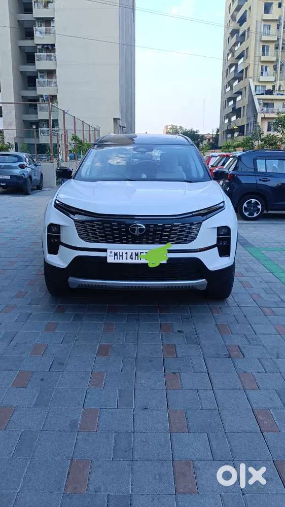 Tata Safari 2025, Top End,  Diesel 15900 Km Driven.