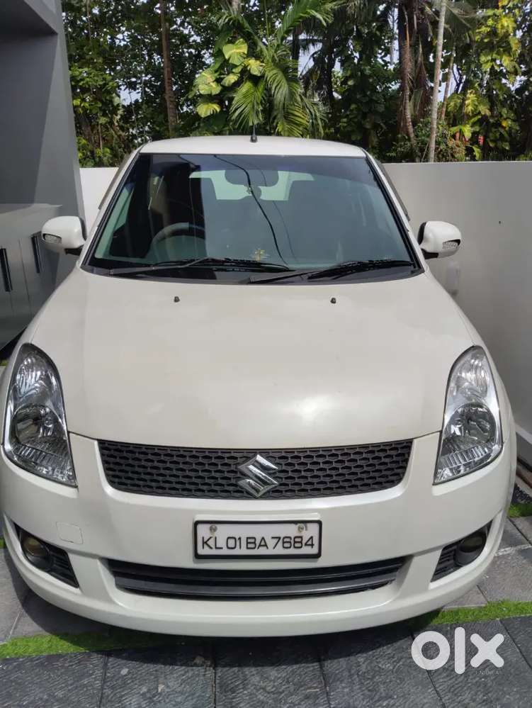 Maruti Suzuki Swift Lxi 2011