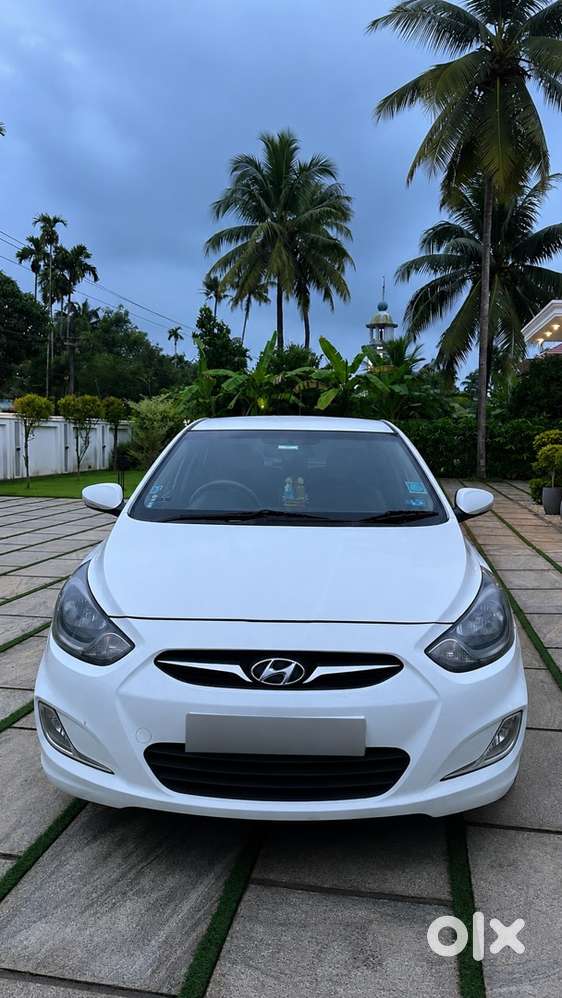Hyundai Verna 2012 Manual