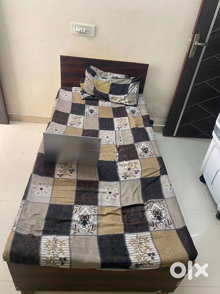 1.single bed  2.office chair 3.table 4. air coller