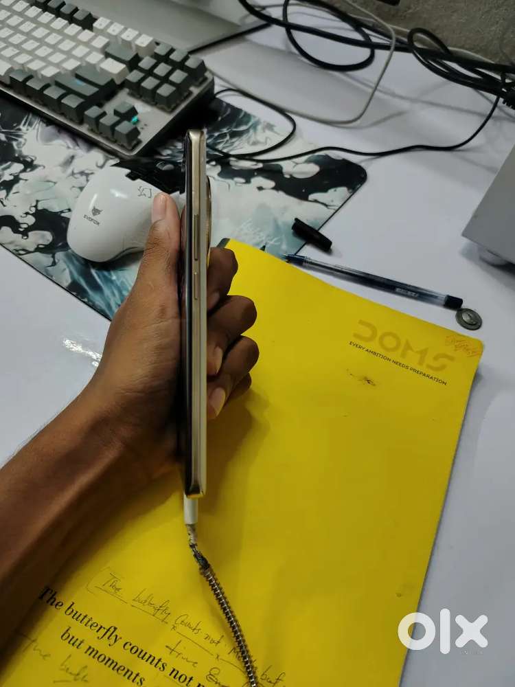 Realme 14 Pro Lite.  Ram 8/256.  Display fingerprint, All botton work