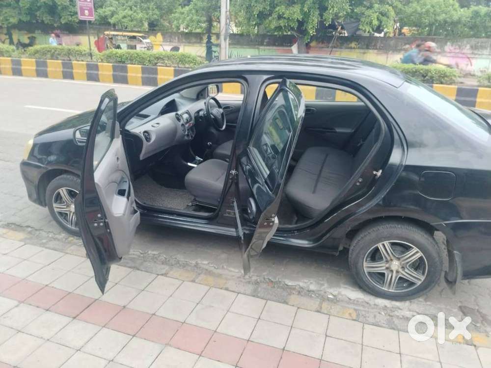 Toyota Etios 2010-2012 G, 2011, Petrol