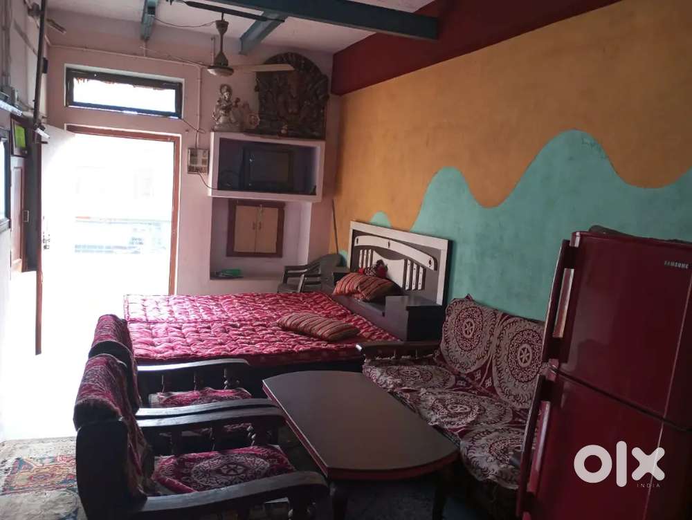 Room for rent with furniture