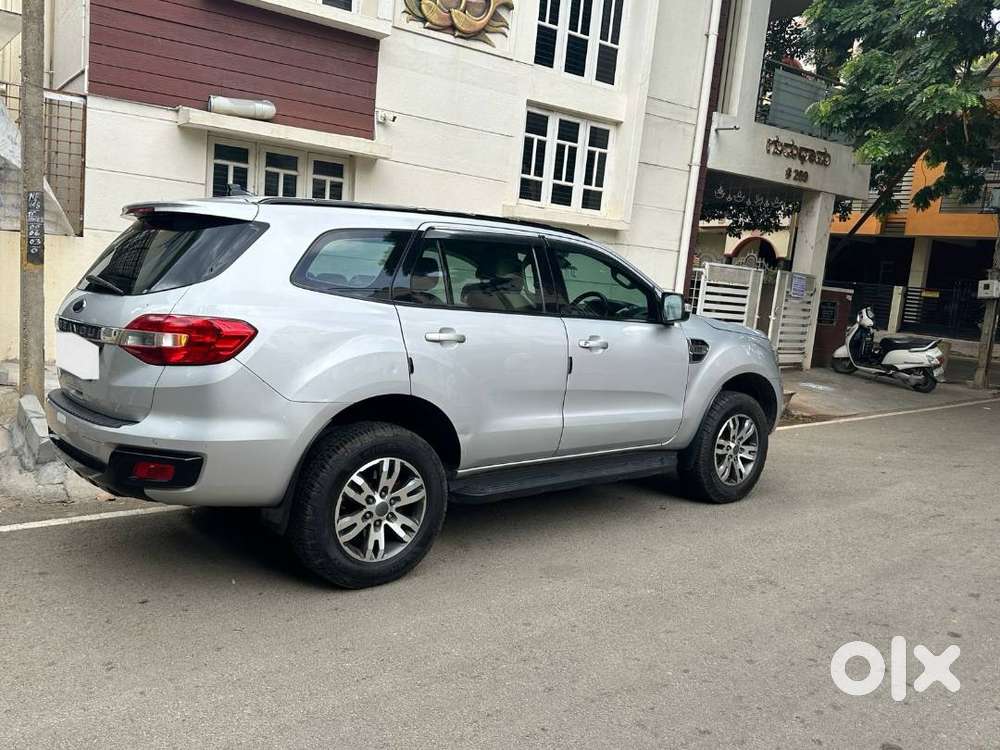 Ford Endeavour 2016