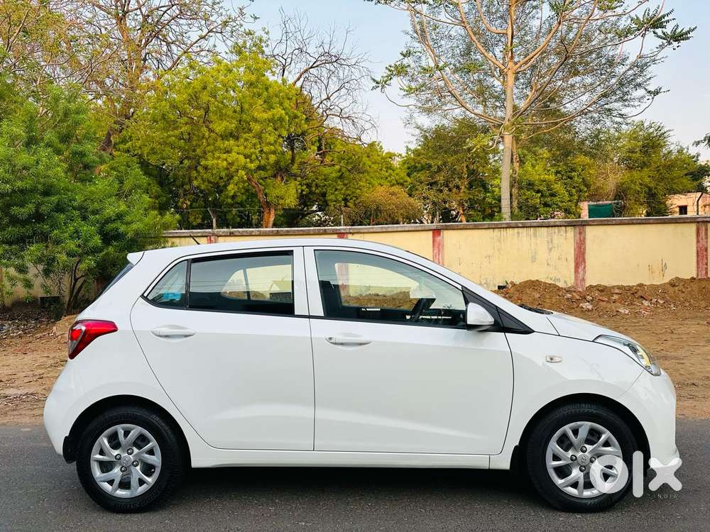 Hyundai Grand I10 2013-2016 At Sportz, 2017, Petrol