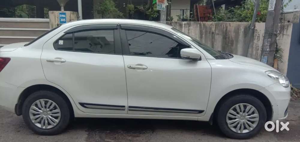 Maruti Suzuki Dzire 2021 Petrol 122000 Km Driven