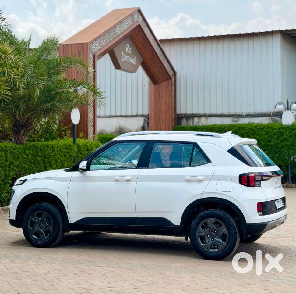 Hyundai Venue, 2023, Petrol