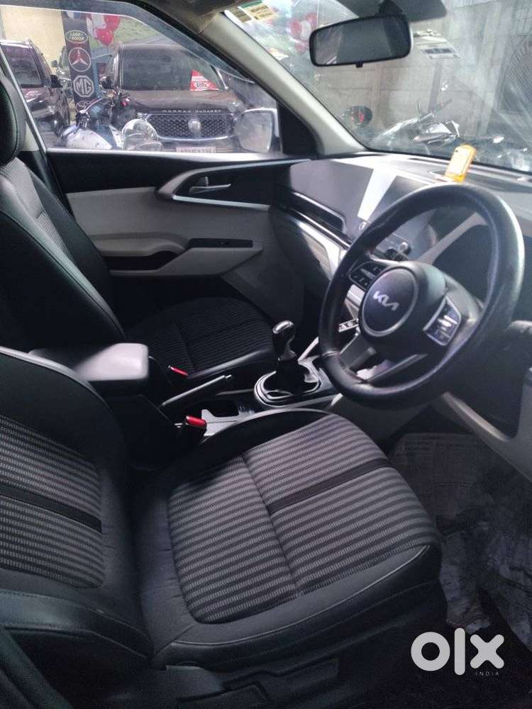 Kia Carens 1.5 Prestige Plus 7 Str Imt, 2022, Petrol