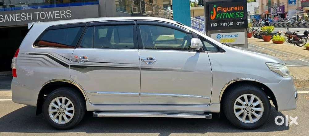 Toyota Innova 2.5 Vx 8 Seater Bs Iv, 2013, Diesel