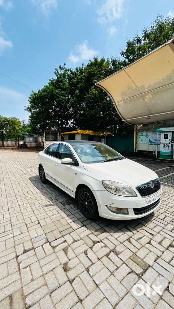 Skoda Rapid Elegance 2016 Petrol