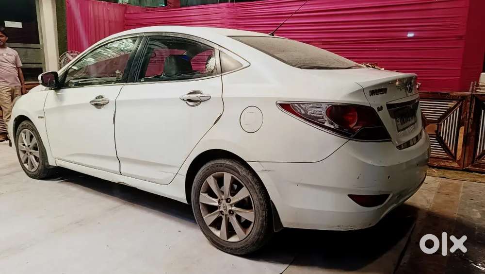 Hyundai Verna 1.6 Vtvt Sx 2013