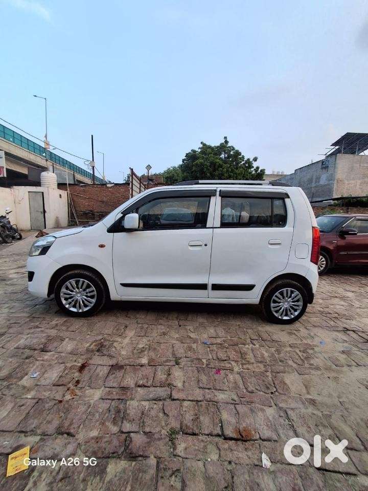Maruti Suzuki Wagon R Vxi Amt1.2, 2014, Petrol