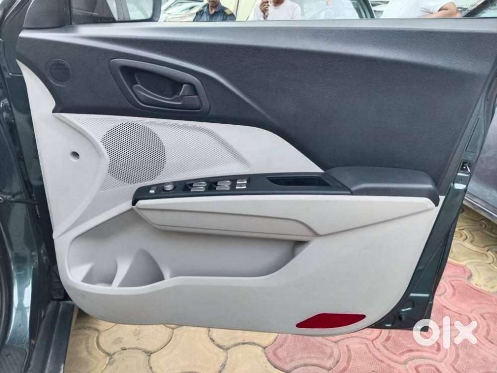 Mahindra Xuv300 W6 Diesel, 2024, Diesel