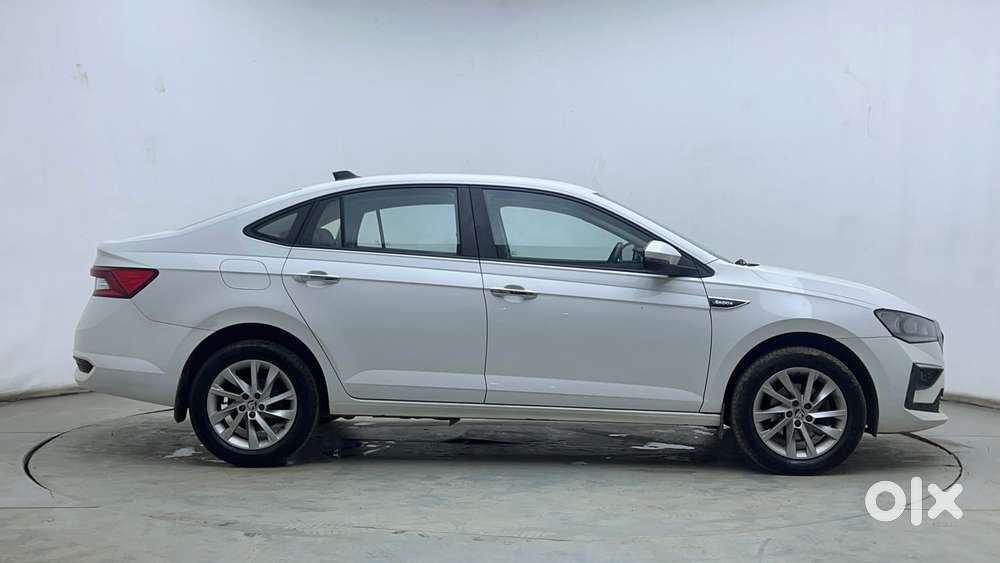 Skoda Slavia Ambition 1.0l Tsi At, 2022, Petrol