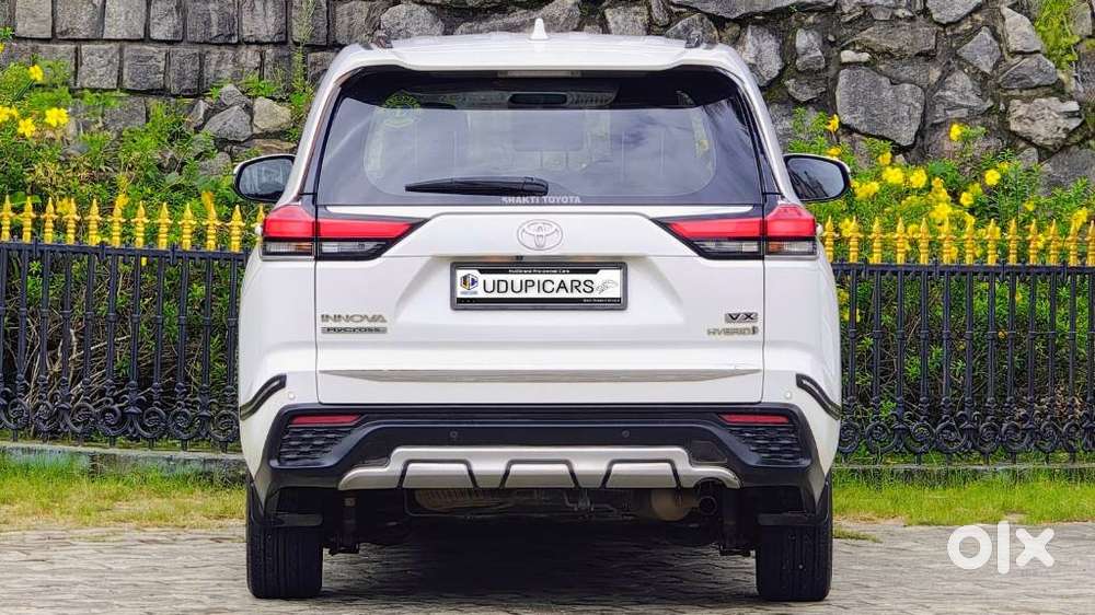 Toyota Innova Hycross 2.0 Zx (o) Hybrid 7 Str, 2024, Petrol