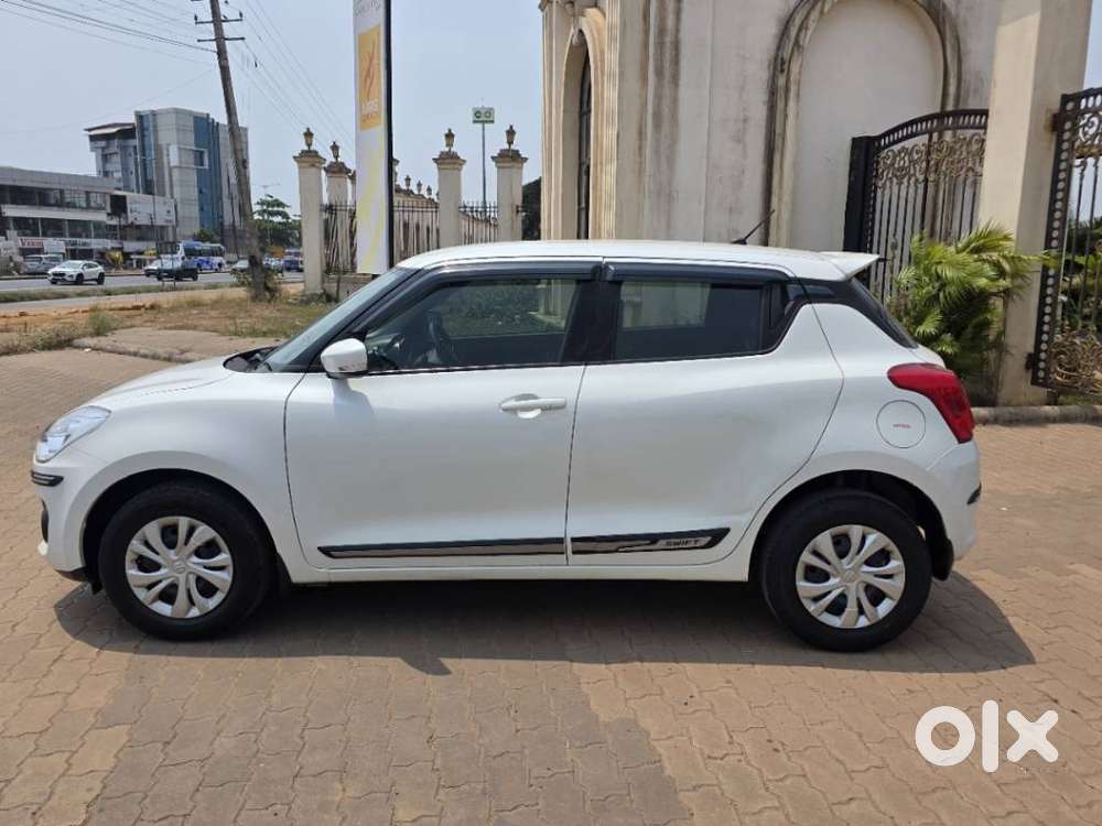 Maruti Suzuki Swift Vxi + Manual, 2020, Petrol