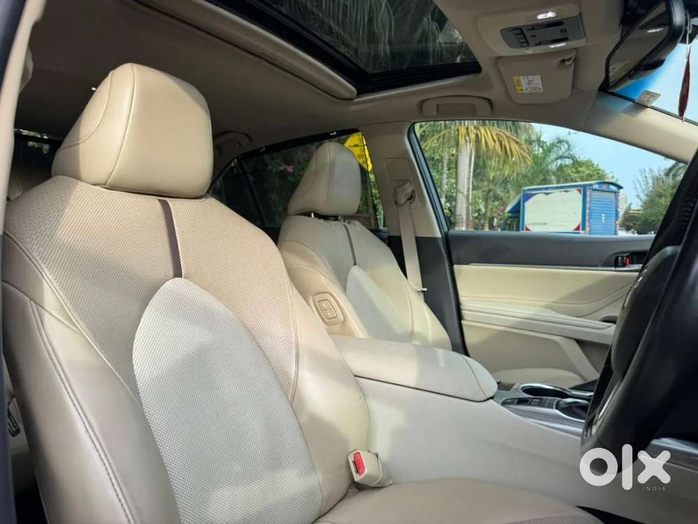 Toyota Camry Hybrid, 2019, Petrol