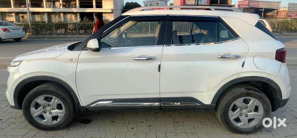 Hyundai Venue S Turbo, 2021, Petrol
