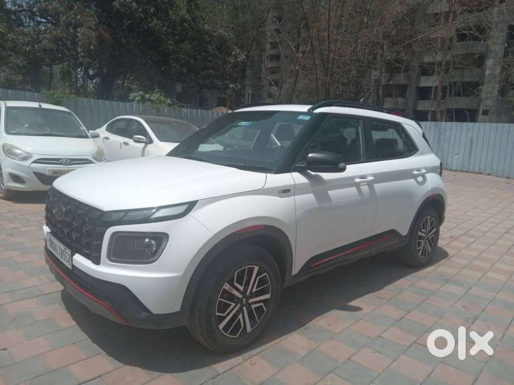 Hyundai Venue Sx(o) 1.0 Turbo Dct Knight Edition, 2024, Petrol