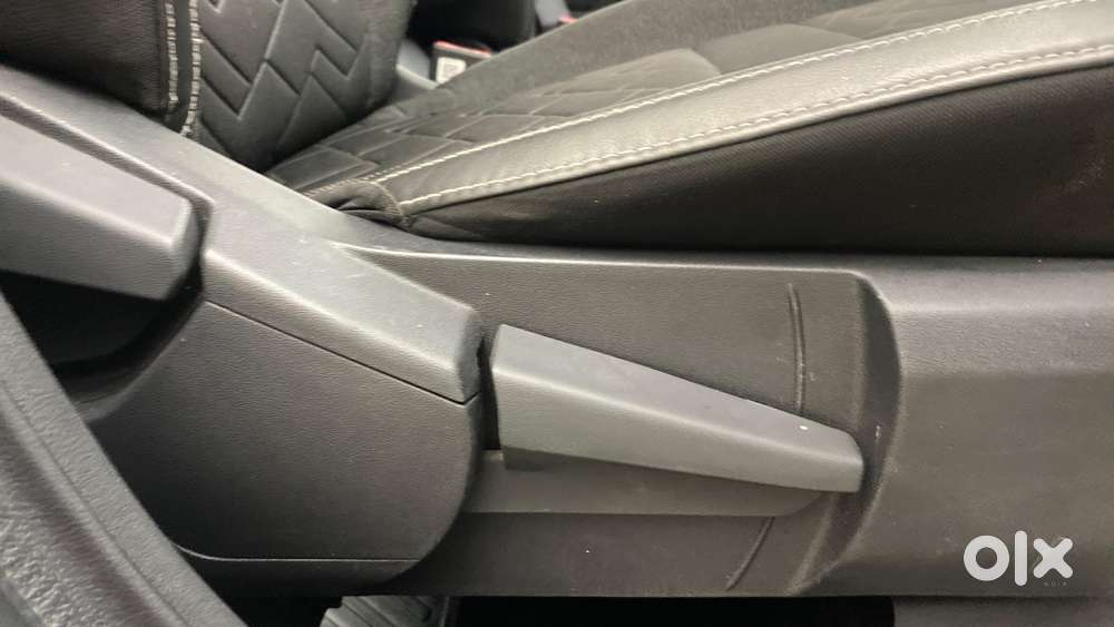Nissan Magnite 1.0 Xv Premium Turbo Cvt, 2022, Petrol