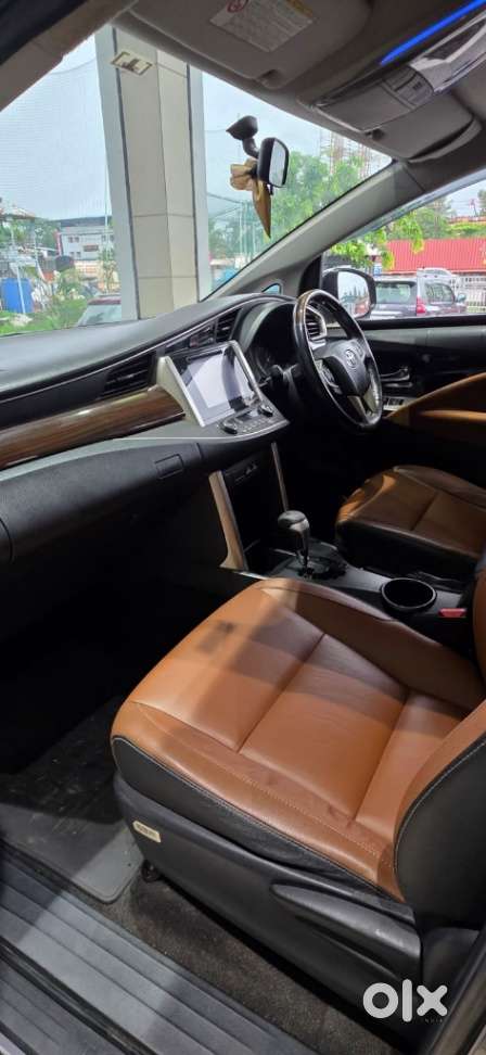 Toyota Innova Crysta 2.8z Automatic, 2016, Diesel