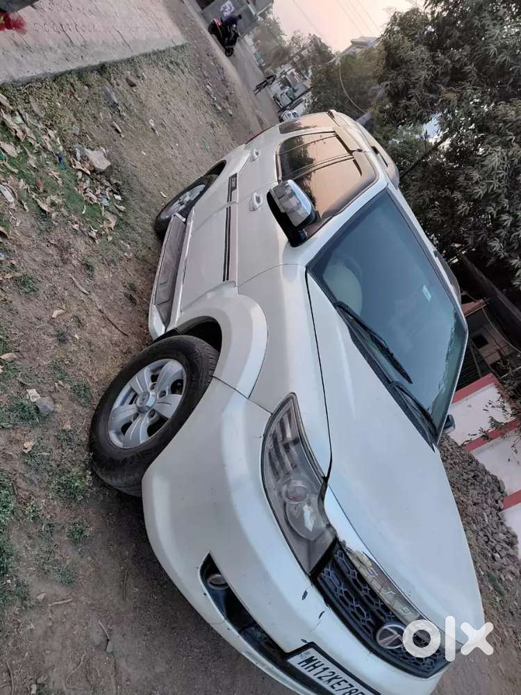 Tata Safari Strome 2013