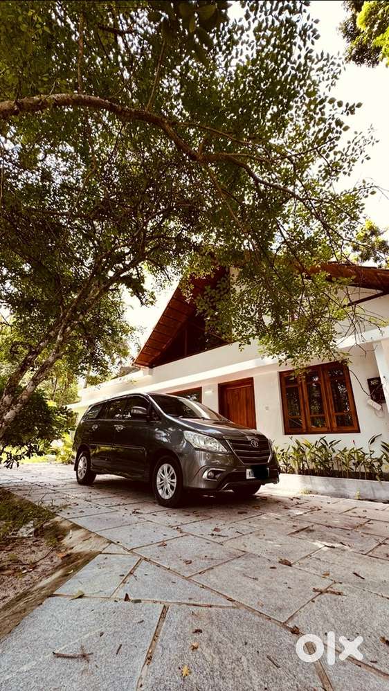 Toyota Innova 2013 Diesel 220000 Km Driven