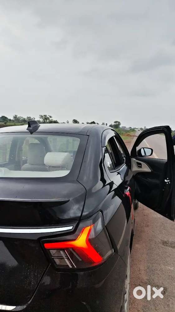 Maruti Suzuki Dzire 1.2 2016