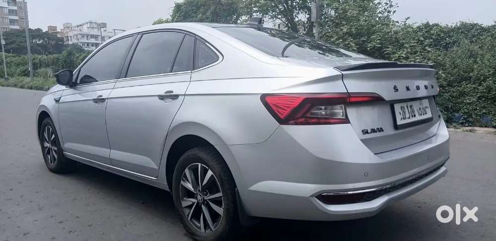 2023 Skoda Slavia 1.0 Tsi Style (top-end)