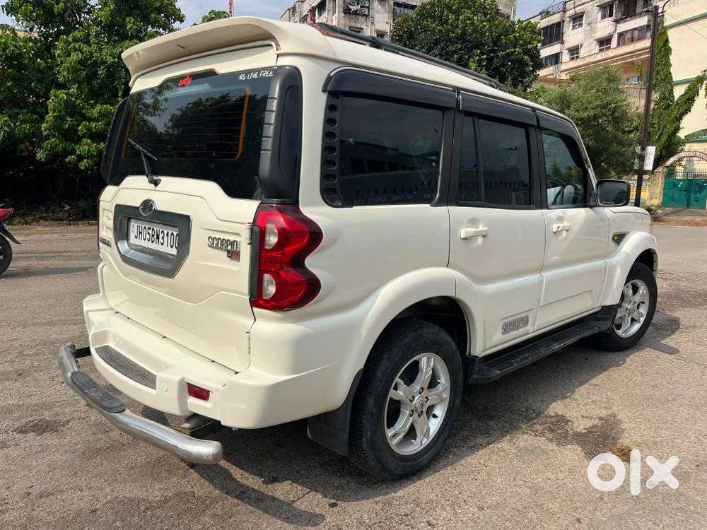 Mahindra Scorpio S10 8 Seater, 2016, Diesel