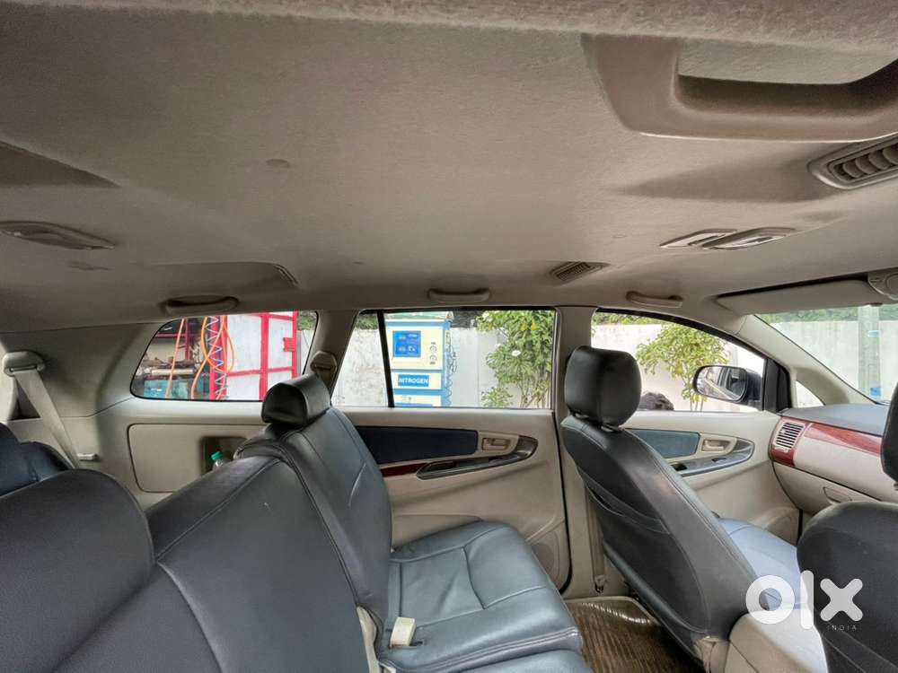 Toyota Innova 2011. Less Driven.