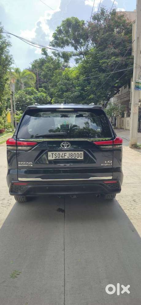 Toyota Innova Hycross 2.0 Zx Hybrid 7 Str, 2023, Petrol