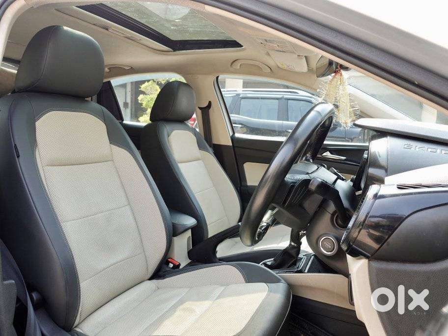 Skoda Slavia 1.0 Tsi Style, 2022, Petrol
